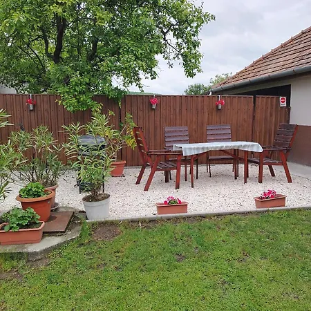 Apartmán Kaptarko Apartmanhaz *